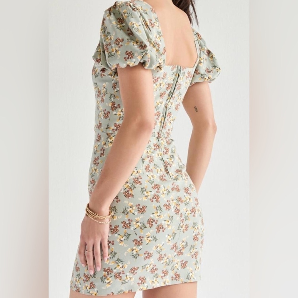 Trixxi Women’s Dress Size M Sage Green Floral Puff Sleeve - Picture 8 of 17